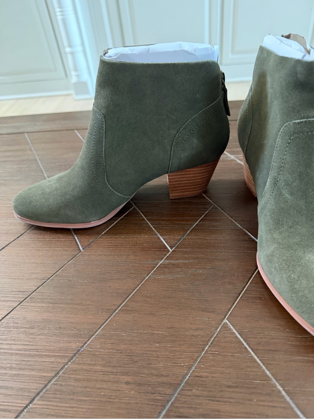 Violet & Red Cupid Olive Suede Booties Size 7